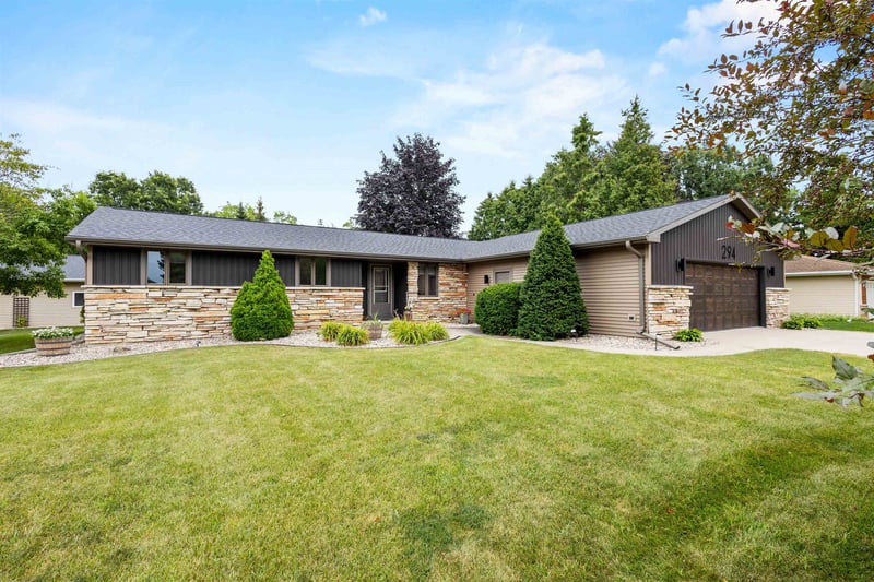 N294 Rogers Ln, Appleton, WI 54915-9441