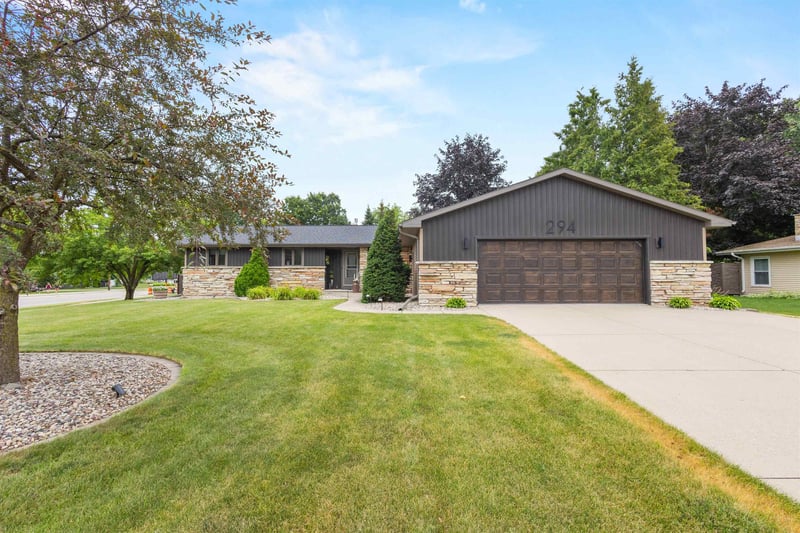 N294 Rogers Ln, Appleton, WI 54915-9441