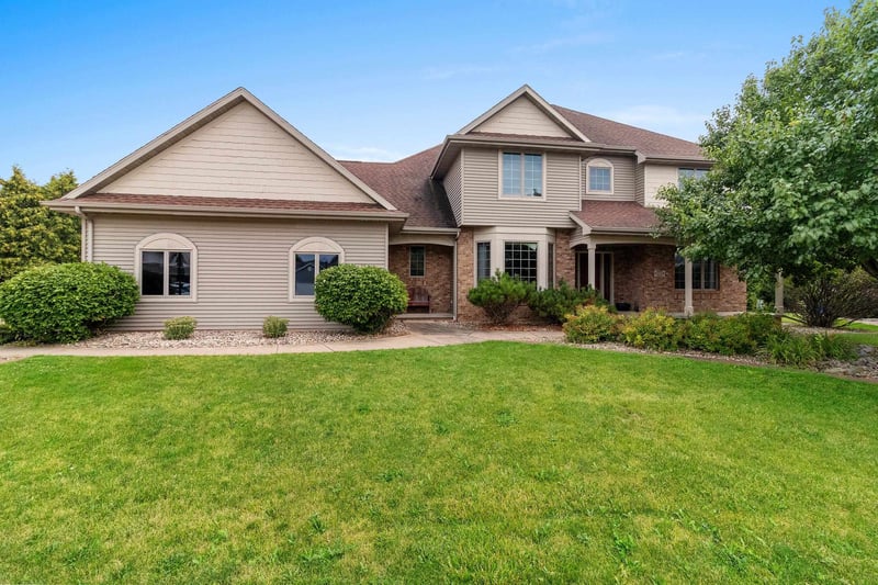 2159 Moonlight Ct, Menasha, WI 54952
