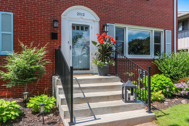 2012 Woodrow Way, Green Bay, WI 54301-2260