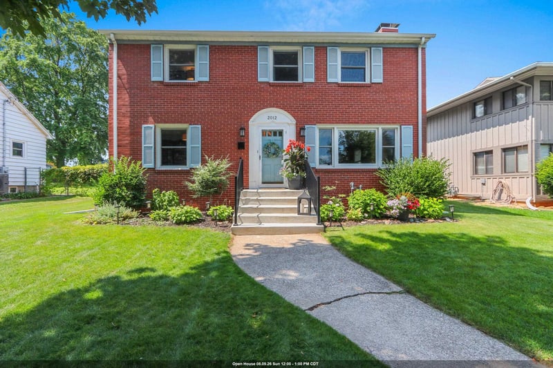 2012 Woodrow Way, Green Bay, WI 54301-2260