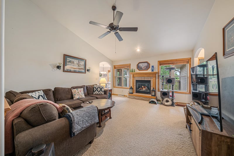 2361 Indy Ct, De Pere, WI 54115-8058