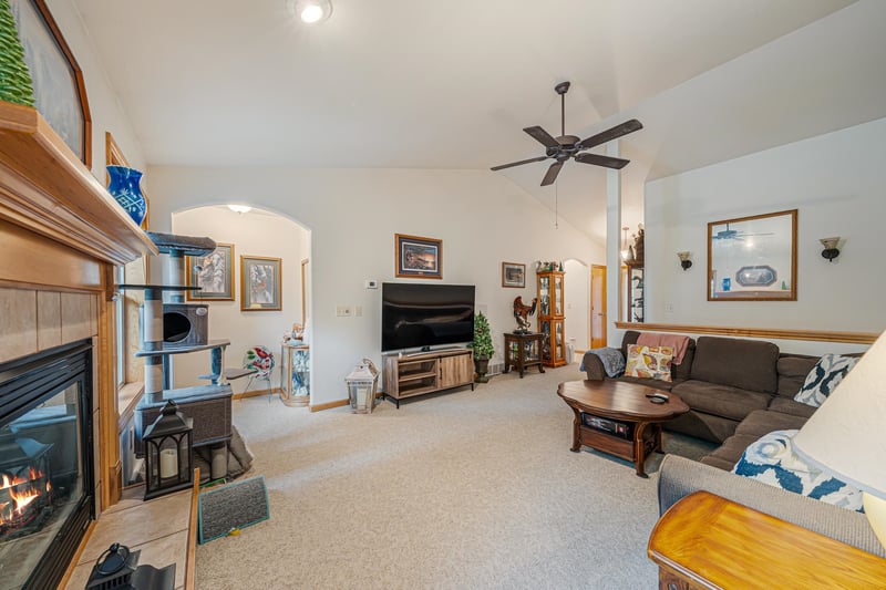 2361 Indy Ct, De Pere, WI 54115-8058
