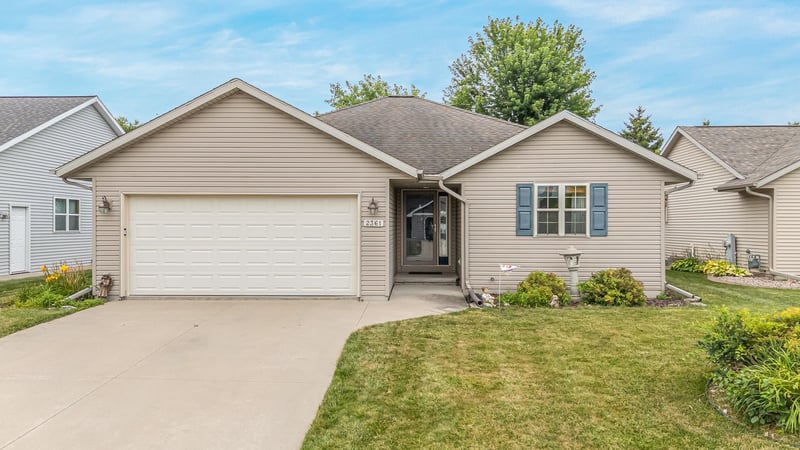 2361 Indy Ct, De Pere, WI 54115-8058