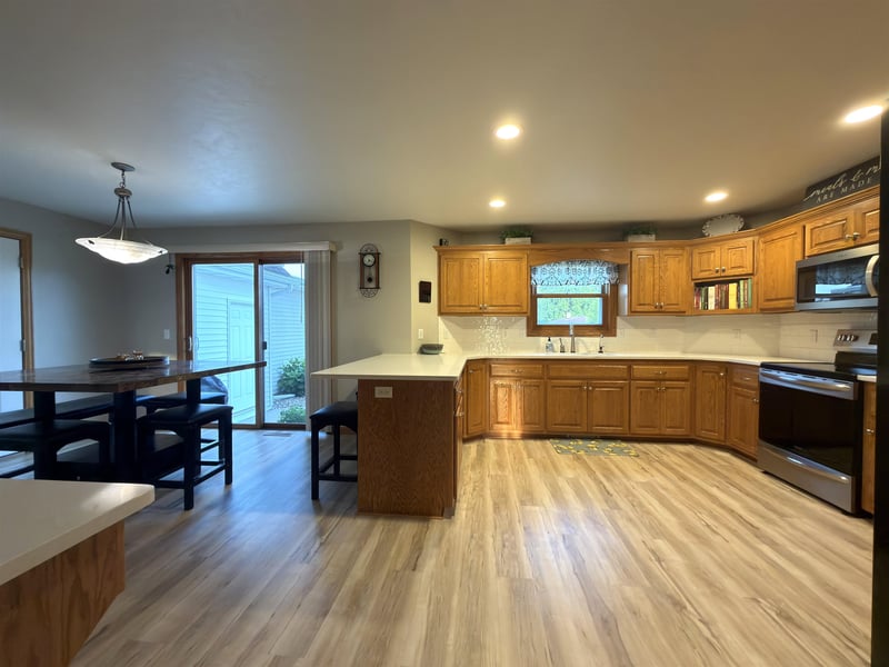 2248 Nick Ln, De Pere, WI 54115