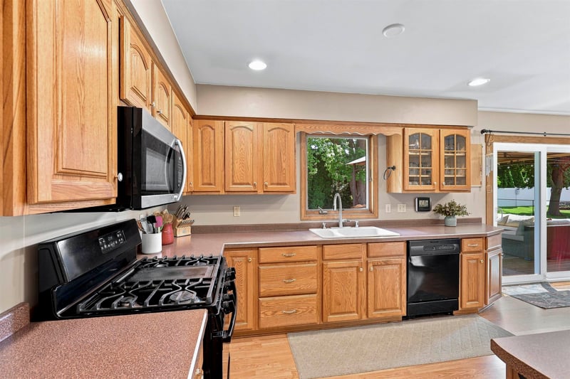 815 Eckardt Ct, Oshkosh, WI 54902-6732