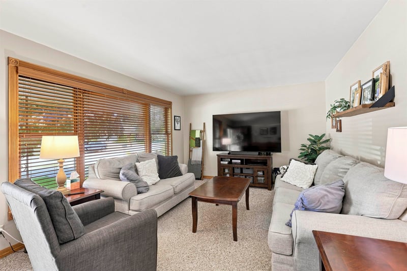 815 Eckardt Ct, Oshkosh, WI 54902-6732