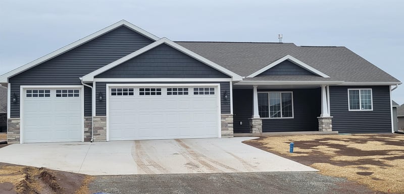 8308 Marlo Ave, Neenah, WI 54956