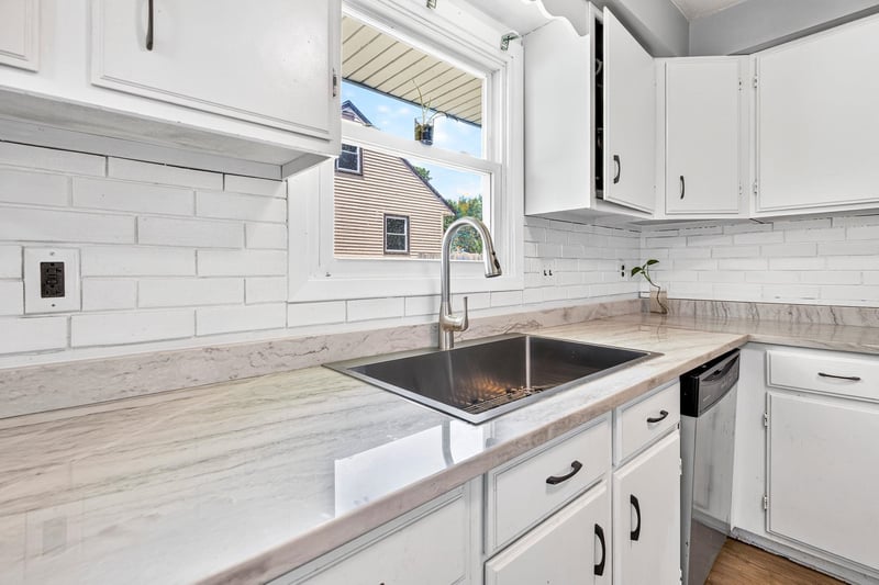808 Grove St, Menasha, WI 54952