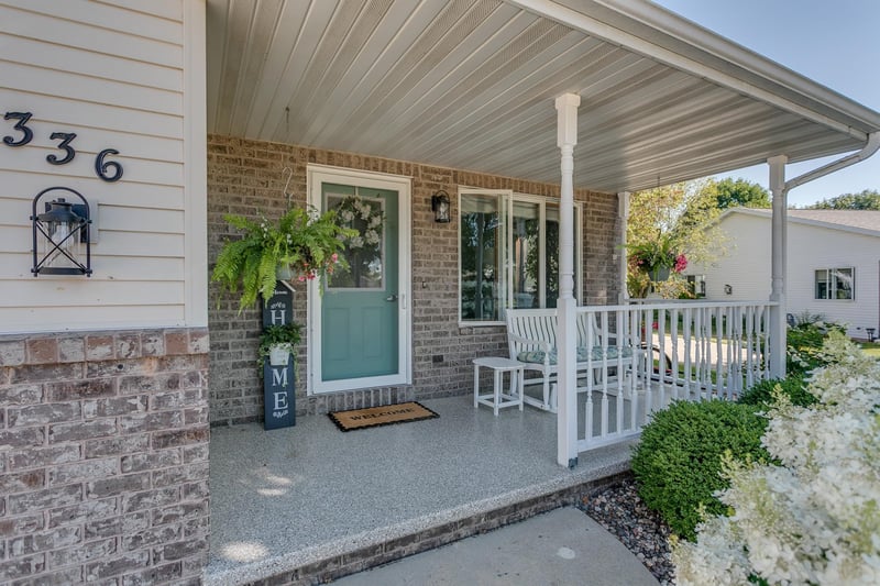 336 Parkside Ct, Kimberly, WI 54136