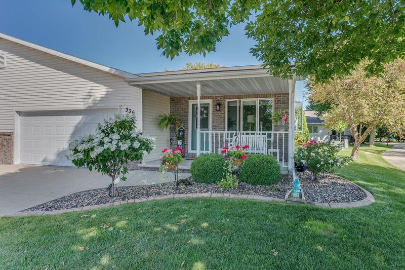 336 Parkside Ct, Kimberly, WI 54136