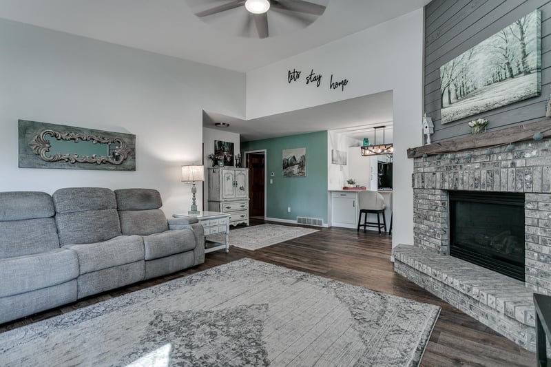 336 Parkside Ct, Kimberly, WI 54136