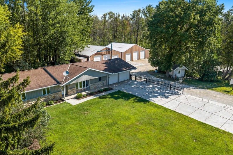 5025 Luxemburg Rd, New Franken, WI 54229-9704