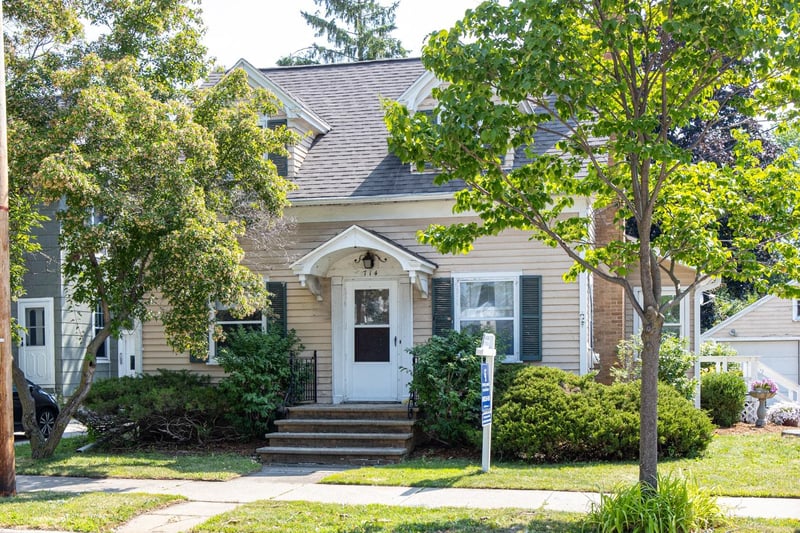 714 N Oneida St, Appleton, WI 54911