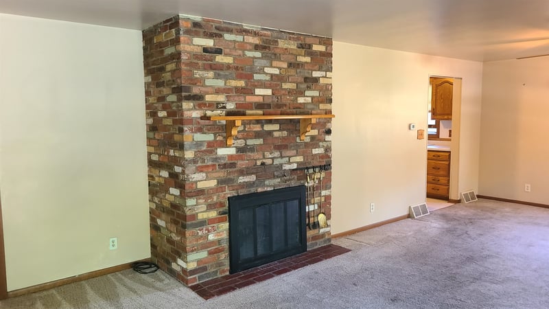 2410 Lina Ln, Green Bay, WI 54304-5024