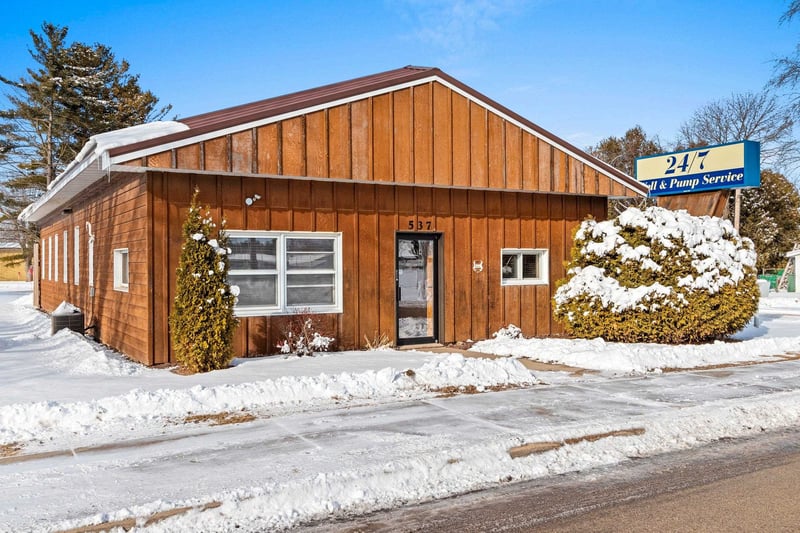 537 Caldwell Ave, Oconto Falls, WI 54141