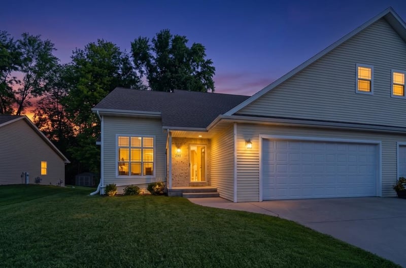 2292 Southern Cross Rd, Green Bay, WI 54303-6599