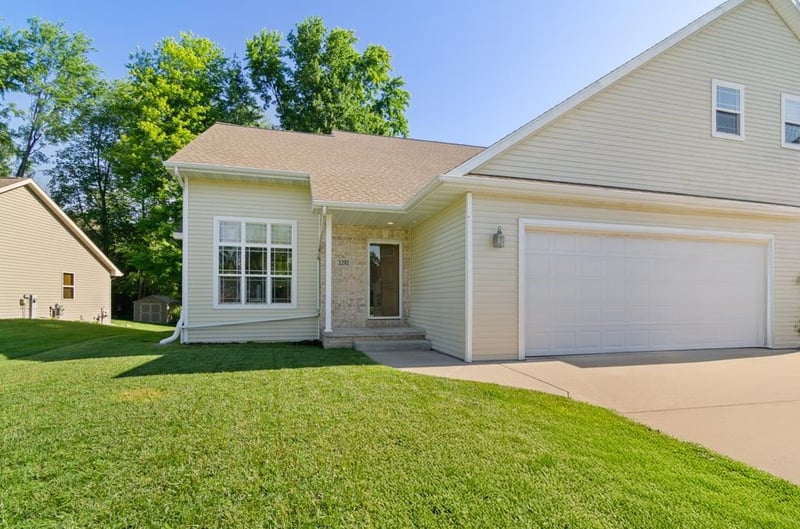2292 Southern Cross Rd, Green Bay, WI 54303-6599
