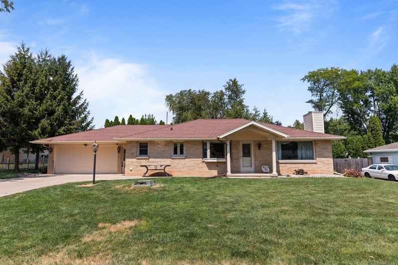 630 Capitol Dr, Appleton, WI 54911