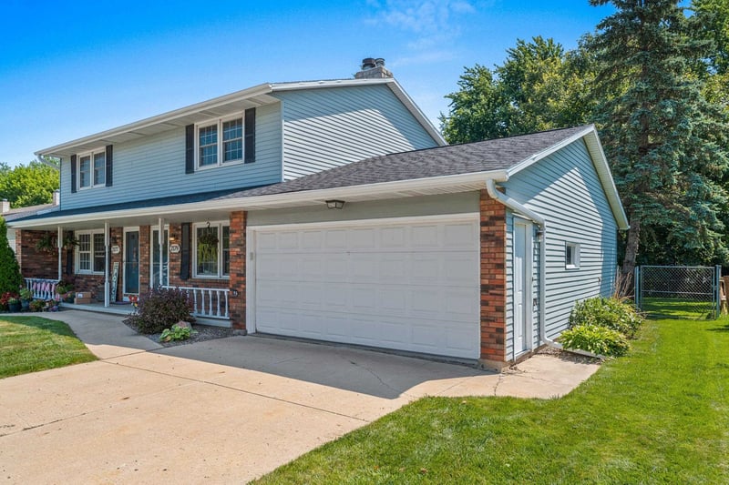 2179 Packerland Dr, Green Bay, WI 54304
