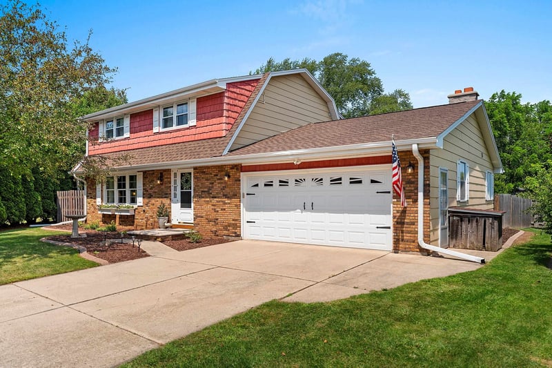 1724 Murphy Ct, Green Bay, WI 54303-4612