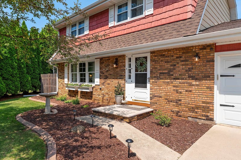 1724 Murphy Ct, Green Bay, WI 54303-4612