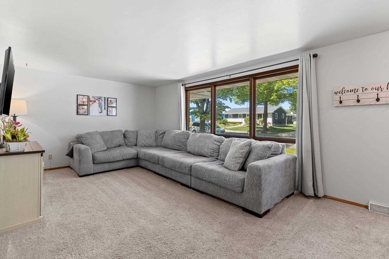 1109 Cameron St, Green Bay, WI 54304