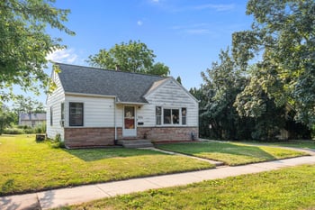 1526 Rugby St, Oshkosh, WI 54901