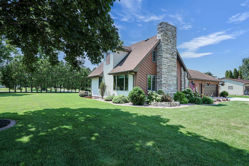 424 Van De Loo St, Kaukauna, WI 54130-8960