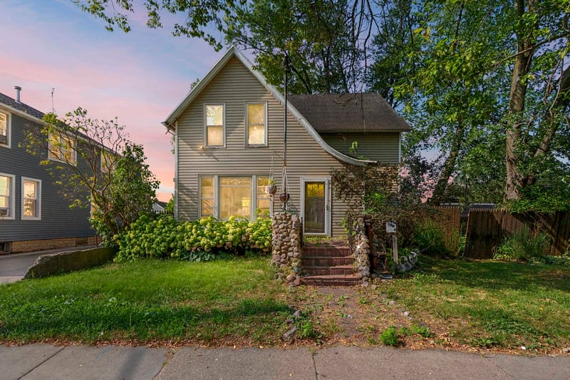 847 Shawano Ave, Green Bay, WI 54303