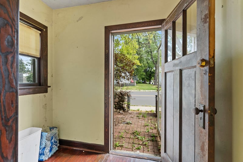 847 Shawano Ave, Green Bay, WI 54303