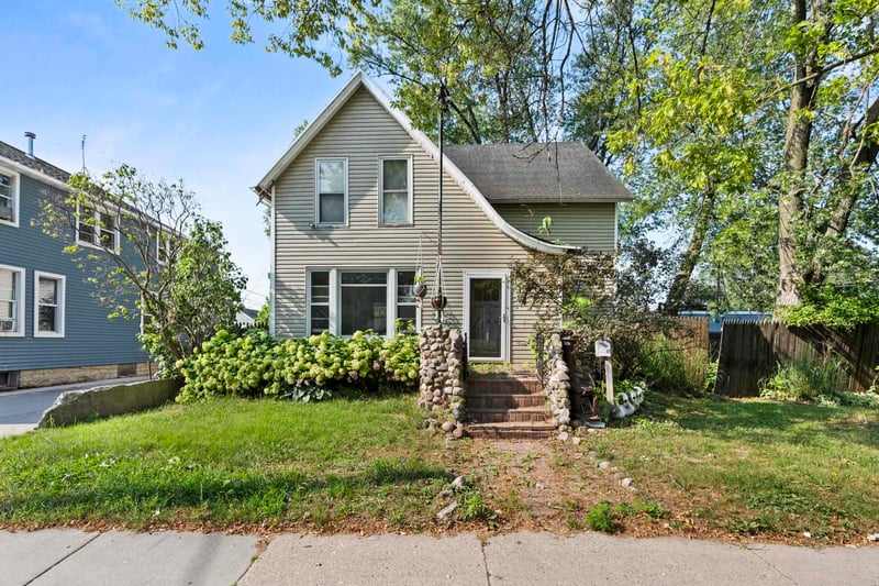 847 Shawano Ave, Green Bay, WI 54303