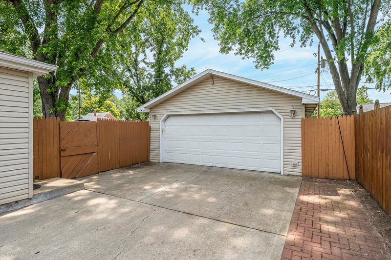 1942 Harold St, Green Bay, WI 54302