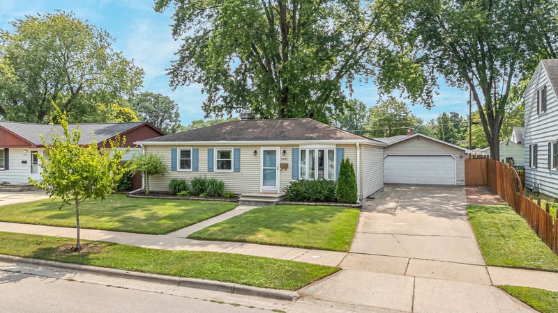 1942 Harold St, Green Bay, WI 54302