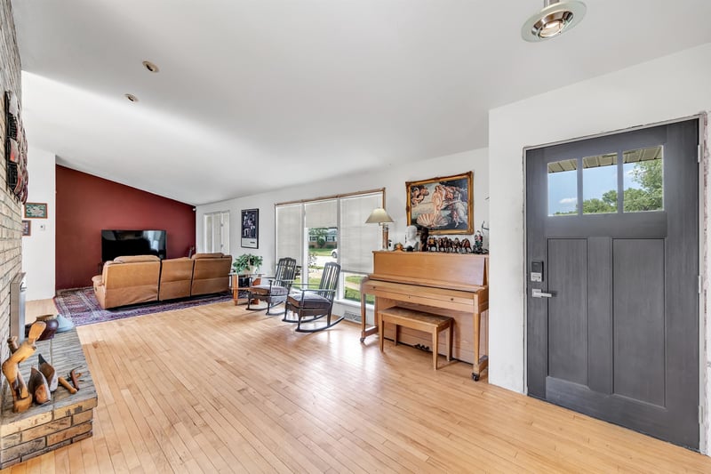 1131 St Agnes Dr, Green Bay, WI 54304