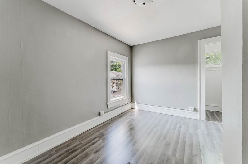 687 Central St, Oshkosh, WI 54901
