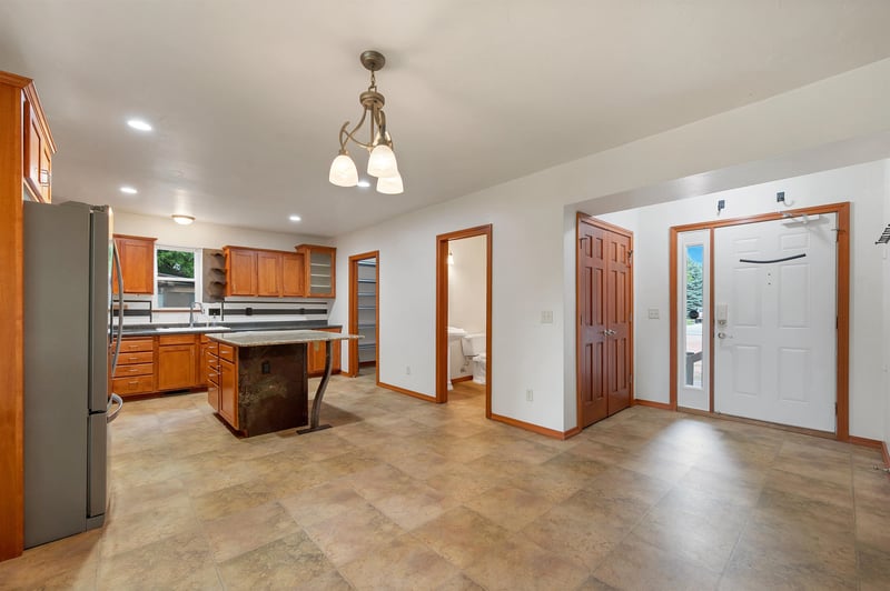 2620 Bellevue St, Green Bay, WI 54311