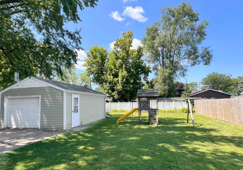 2317 Mt Vernon St, Oshkosh, WI 54901-1939