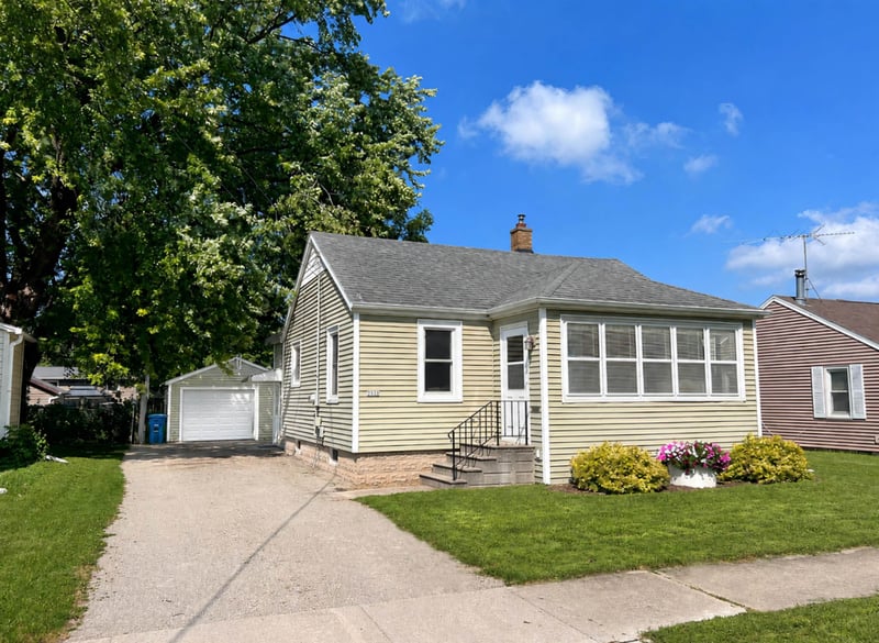 2317 Mt Vernon St, Oshkosh, WI 54901-1939