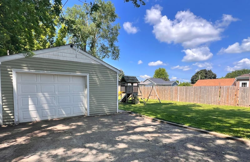2317 Mt Vernon St, Oshkosh, WI 54901-1939