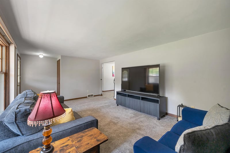 2343 Deer Trl, Green Bay, WI 54302-4441