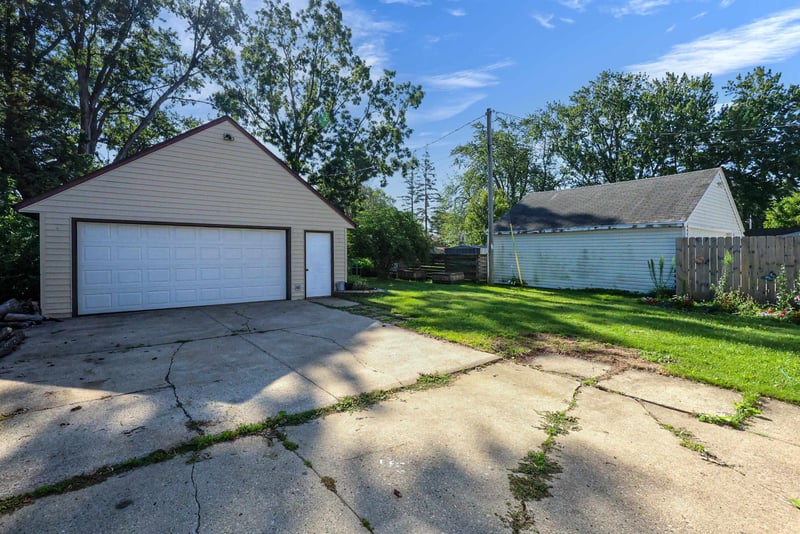 2112 Superior St, Appleton, WI 54911