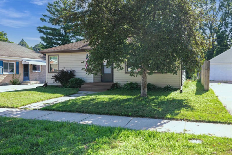 2112 Superior St, Appleton, WI 54911