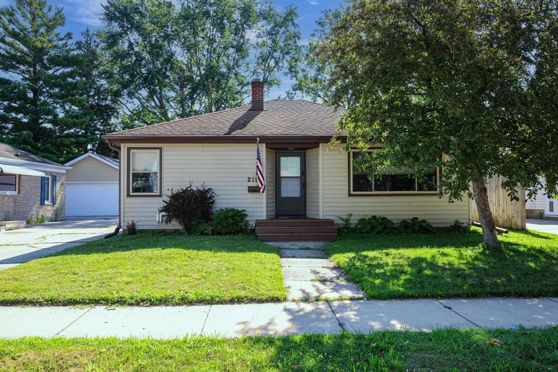 2112 Superior St, Appleton, WI 54911