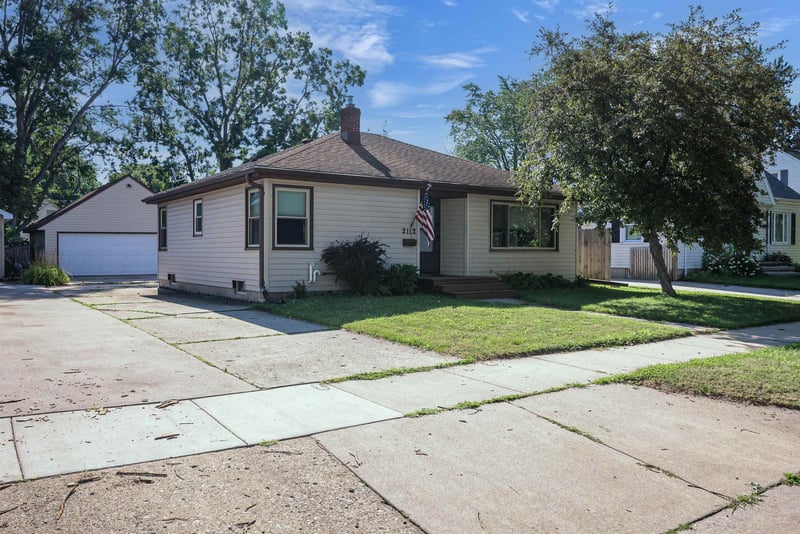 2112 Superior St, Appleton, WI 54911