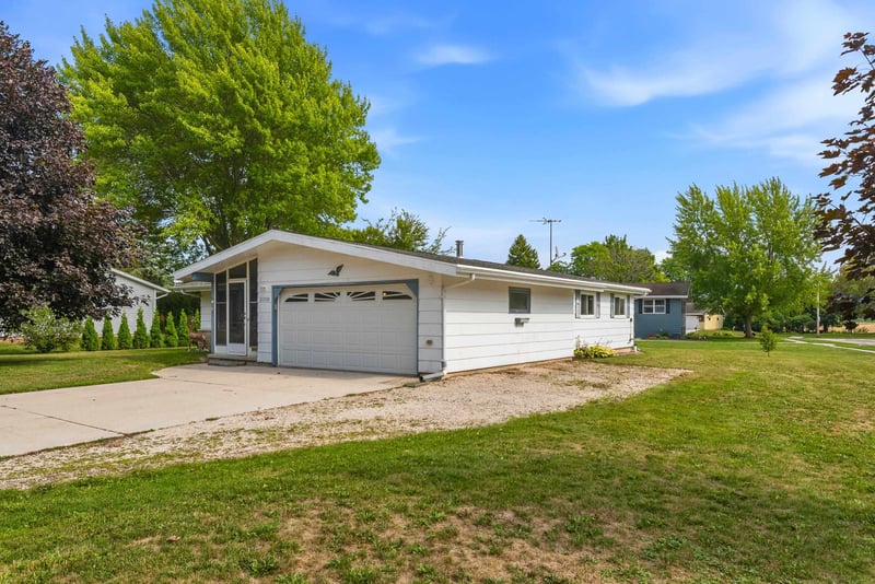 2309 Mary Ave, New Holstein, WI 53061-1242
