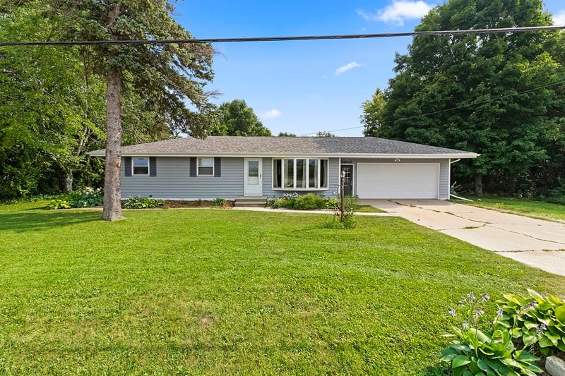 3656 Humboldt Rd, Green Bay, WI 54311