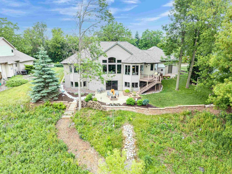 621 Glenview Ave, Combined Locks, WI 54113