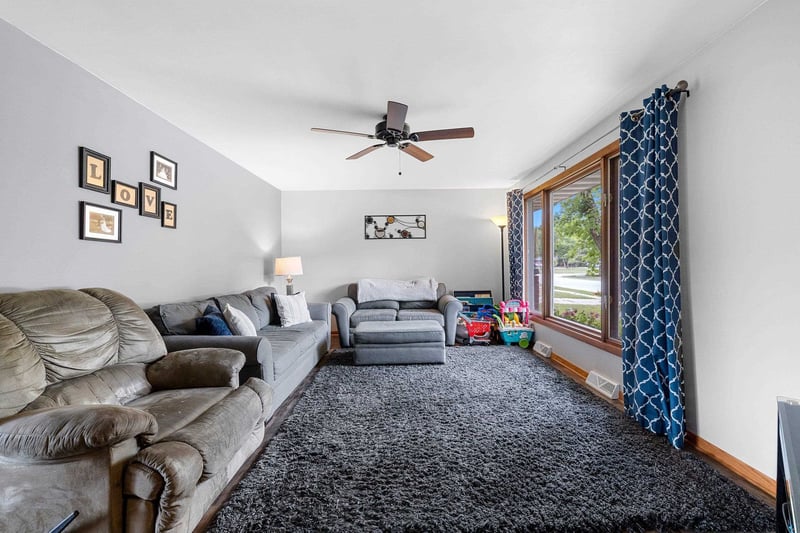 742 Westwood Dr, De Pere, WI 54115