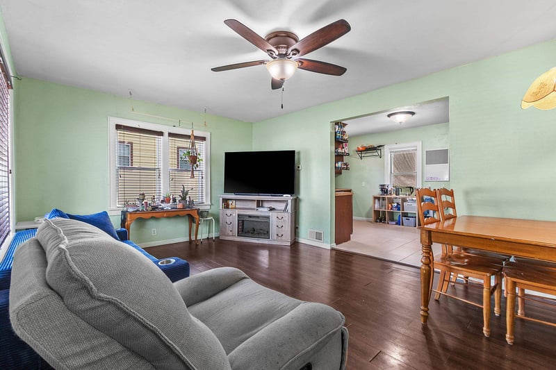 1754 Oakdale Ave, Green Bay, WI 54302-3206